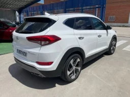 
										Hyundai Tucson 2017 full									