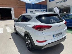 
										Hyundai Tucson 2017 full									