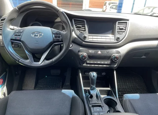 
								Hyundai Tucson 2017 full									