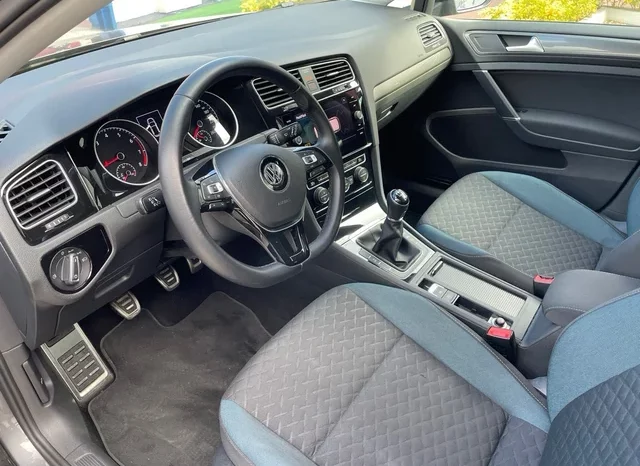 
								Volkswagen Golf 2019 full									