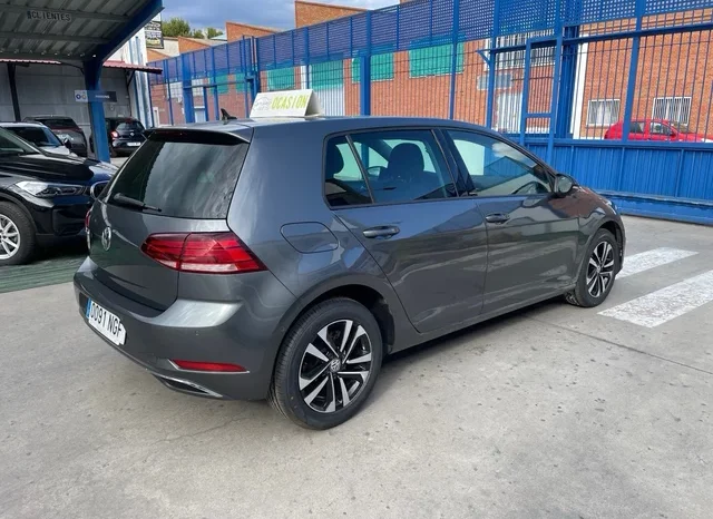 
								Volkswagen Golf 2019 full									