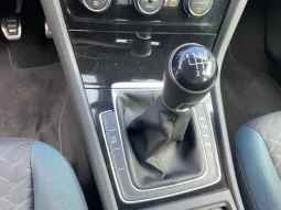 
										Volkswagen Golf 2019 full									