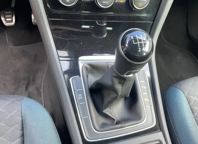 
								Volkswagen Golf 2019 full									