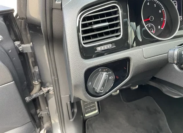 
								Volkswagen Golf 2019 full									