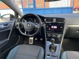 
										Volkswagen Golf 2019 full									