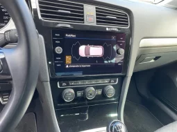 
										Volkswagen Golf 2019 full									