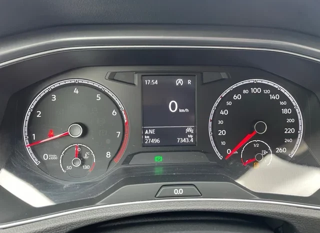 
								Volkswagen T-Roc 2022 full									