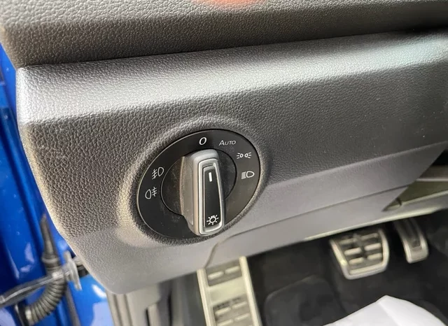 
								Volkswagen T-Roc 2022 full									