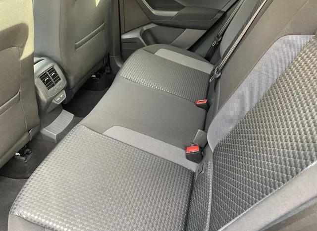 
								Volkswagen T-Roc 2022 full									