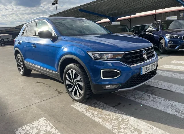 
								Volkswagen T-Roc 2022 full									
