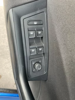 
										Volkswagen T-Roc 2022 full									