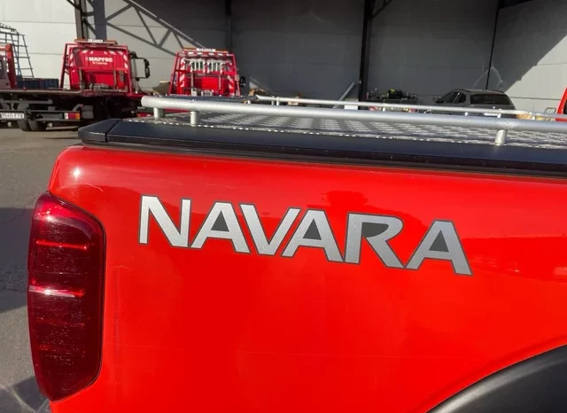 
								Nissan NP300 Navara 2006 full									