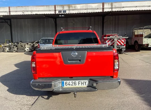 
								Nissan NP300 Navara 2006 full									