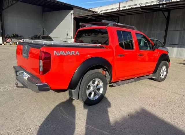 
								Nissan NP300 Navara 2006 full									