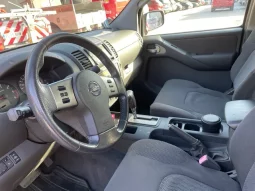 
										Nissan NP300 Navara 2006 full									