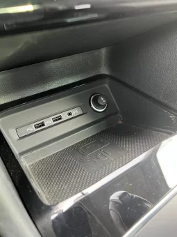 
										Volkswagen Golf Sportsvan 2019 full									