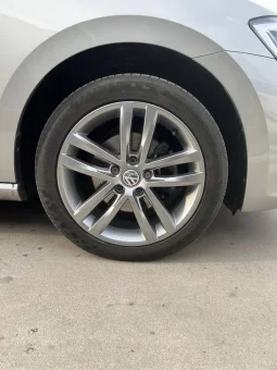 
										Volkswagen Golf Sportsvan 2019 full									
