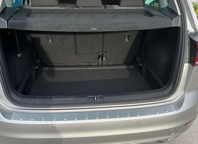 
								Volkswagen Golf Sportsvan 2019 full									