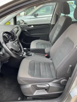 
										Volkswagen Golf Sportsvan 2019 full									