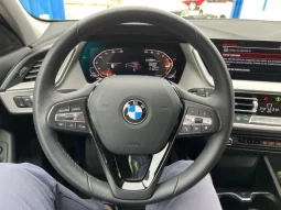 
										BMW Serie 1 2021 full									