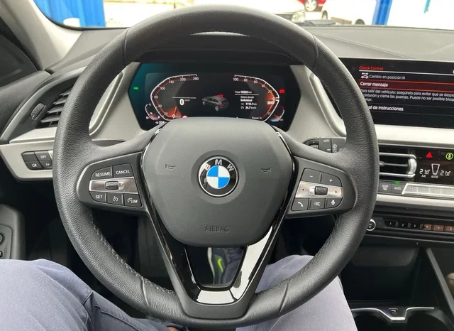 
								BMW Serie 1 2021 full									