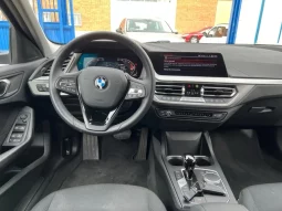 
										BMW Serie 1 2021 full									