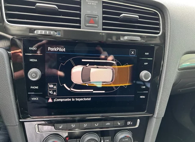 
								Volkswagen Golf 2018 full									