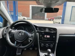 
										Volkswagen Golf 2018 full									