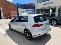 
										Volkswagen Golf 2018 full									