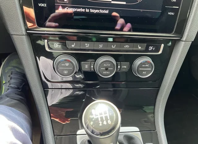 
								Volkswagen Golf 2018 full									