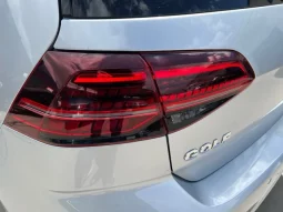 
										Volkswagen Golf 2018 full									