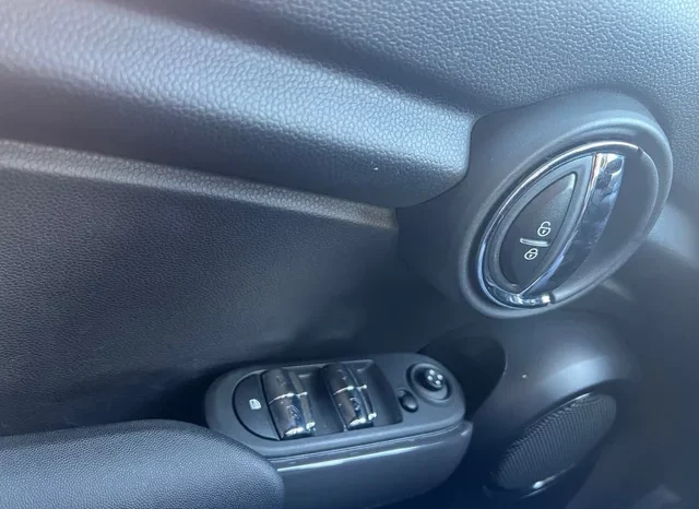 
								MINI Coupé 2022 full									
