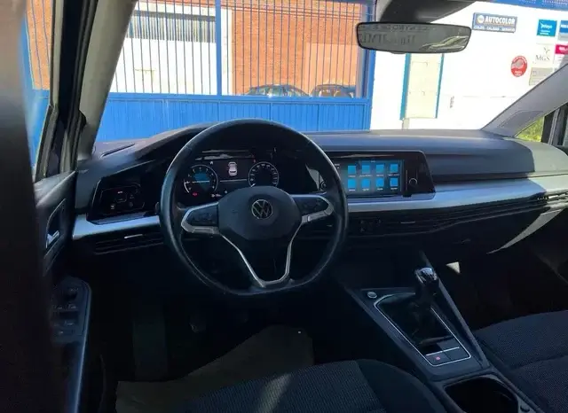 
								Volkswagen Golf 2022 full									