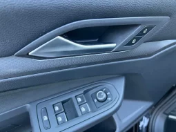 
										Volkswagen Golf 2023 full									