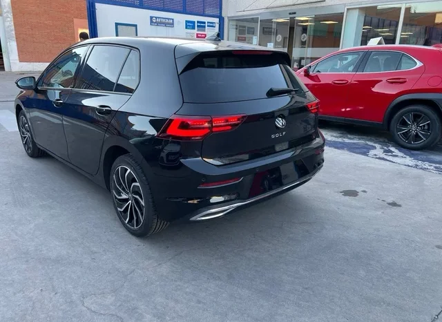 
								Volkswagen Golf 2023 full									