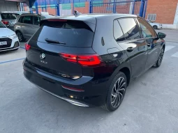 
										Volkswagen Golf 2023 full									