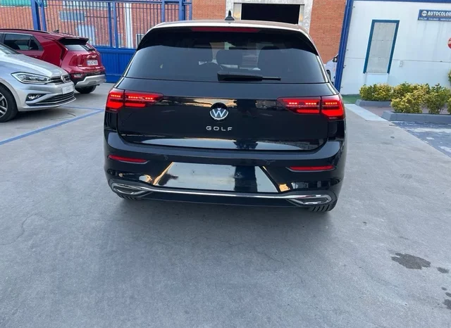 
								Volkswagen Golf 2023 full									